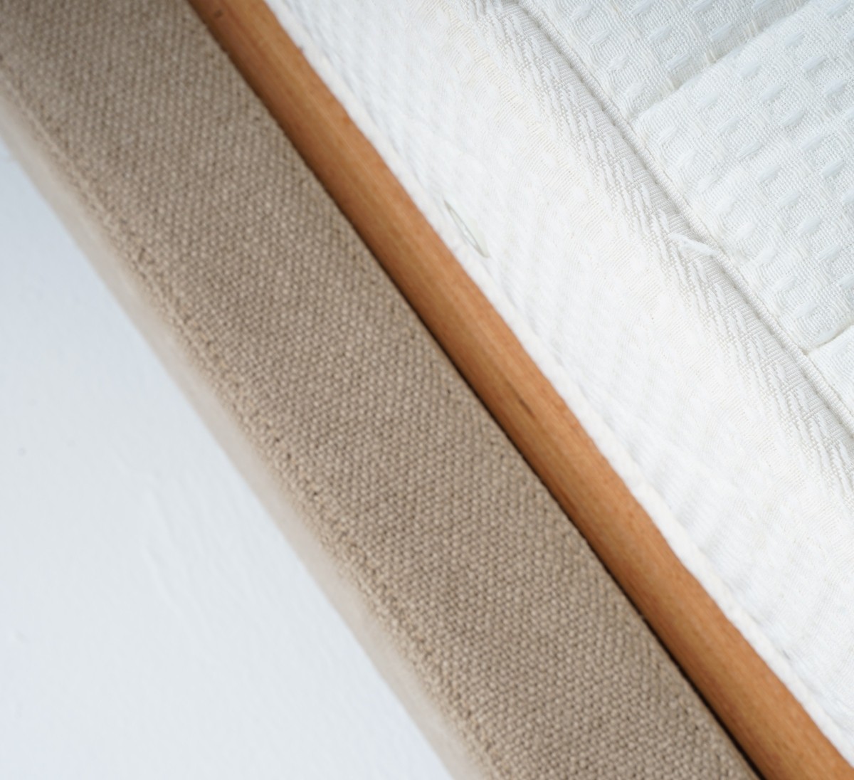 Кровать BOTTICELLI Armani / Casa, стоимость 1 100 000 руб.  Фотография 2